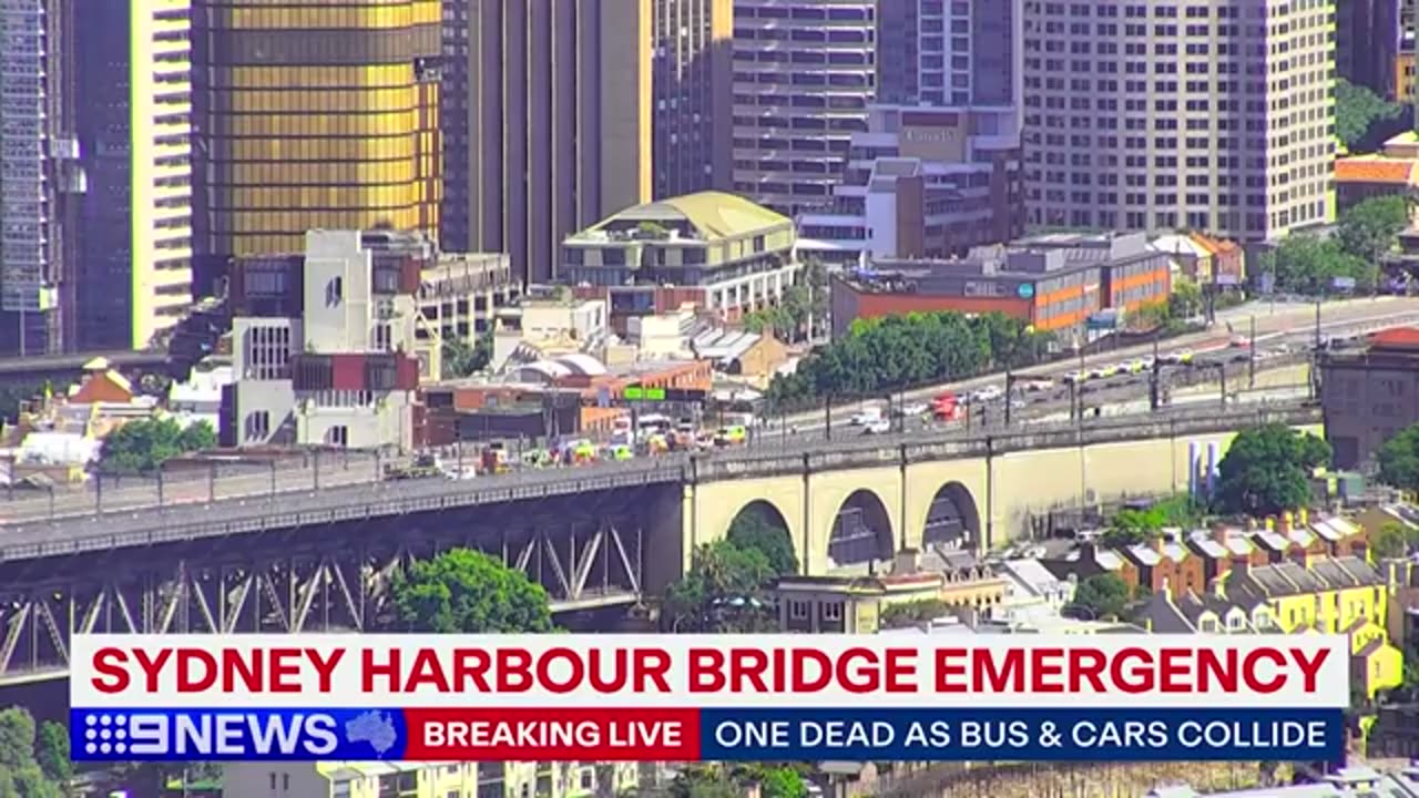 One killed, another critical after multi-vehicle crash on Sydney Harbour Bridge | 9 News