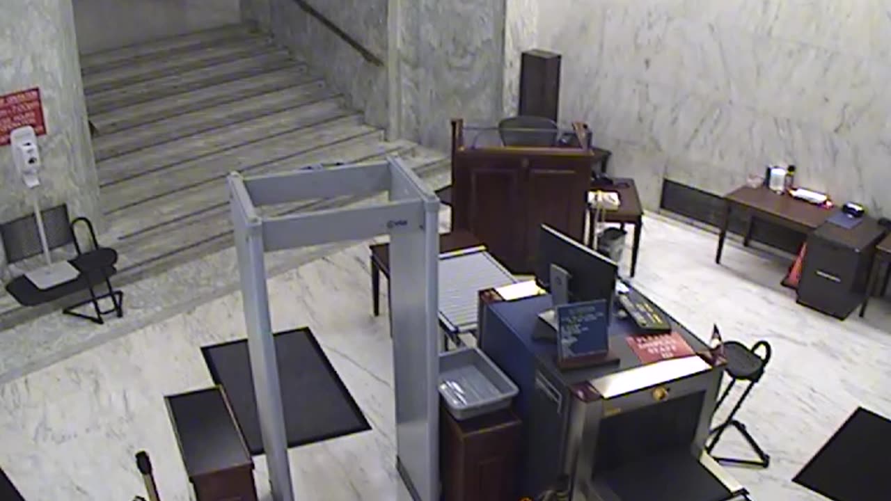 3091RHOBGRLowerIndepAveDoor_2021-01-06_16h40min02s457ms.mp4