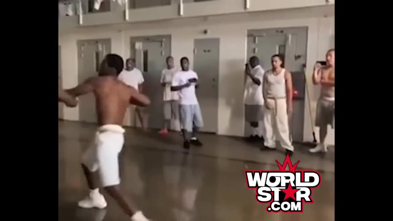 Prison Fight Night 2 Inmates Squared Up Like A Real Boxing Match