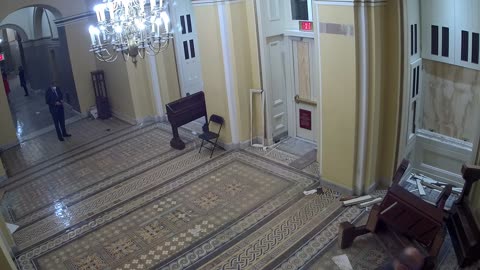 0102USCS01SenateWingDoornearS139_2021-01-06_23h21min41s890ms.mp4