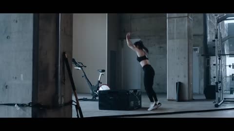 UNDER ARMOUR「 前へ 」THE ONLY WAY IS THROUGH - 中村アン