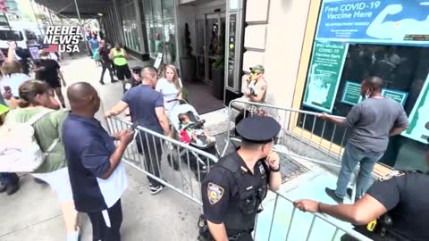 Few people dare to share this: New Yorkers protest against the poisonous vaccine