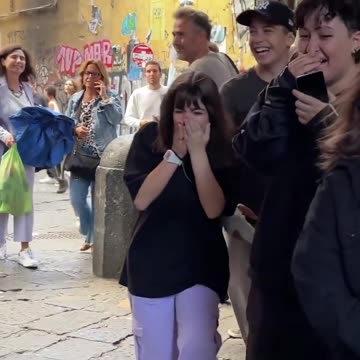 She knew about 😁😂💃 the Statue Prank