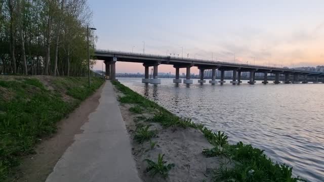 take a walk along the Han River on a peaceful evening2