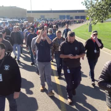 MUST SEE: 750 GE Federal Contract Workers Walk Out in Protest Against Vaccine Mandates in Ohio