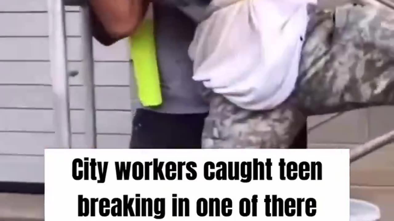 City Workers Detain Thief