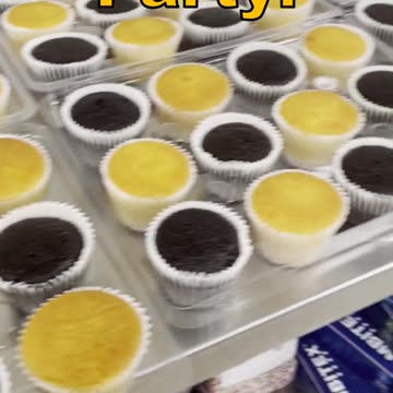 Florida / Georgia Cupcakes! About 1/3 of Them! My Forearms Are Still Sore From Piping....