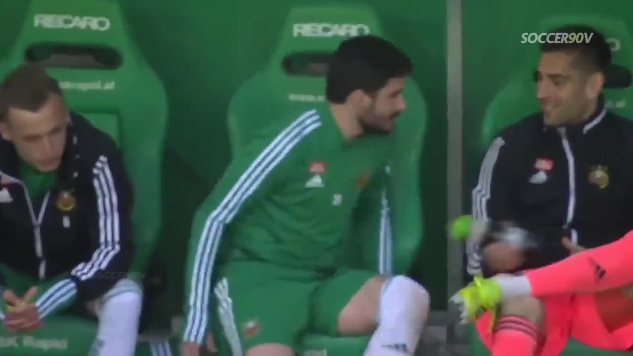 Funny bench footballers moments