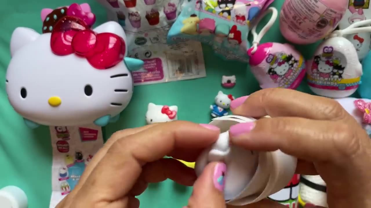 ASMR Kids Hello Kitty unboxing surprises