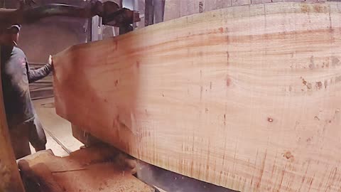 saw milling red giant wood