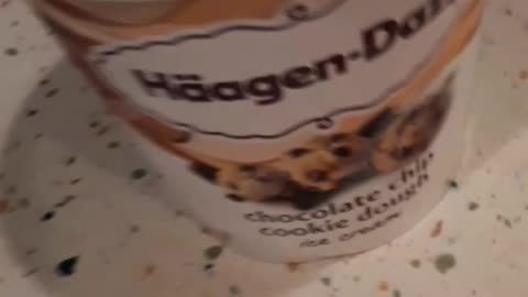 Hagen-Dazs chocolate chip cookie dough