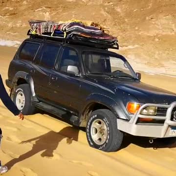Tourist Safari Trip Car Issue In Desert