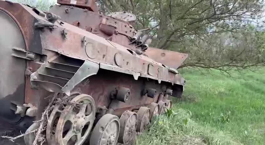 Ukraine War - Another destroyed Ukrainian BMP near the village of Staromlinovka