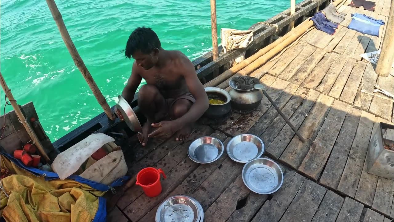 Fisherman's life in the Bay of Bengal | Fishiib