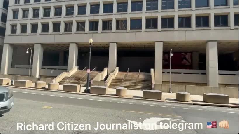 FBI Bldg (DC) board up and closed—6.14.21