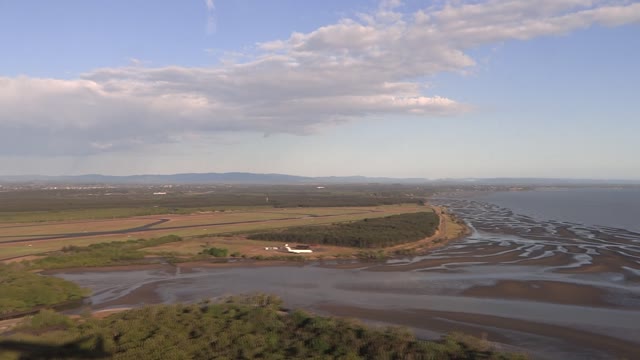 Virgin Australia 777-300ER VA8 Landing In Brisbane