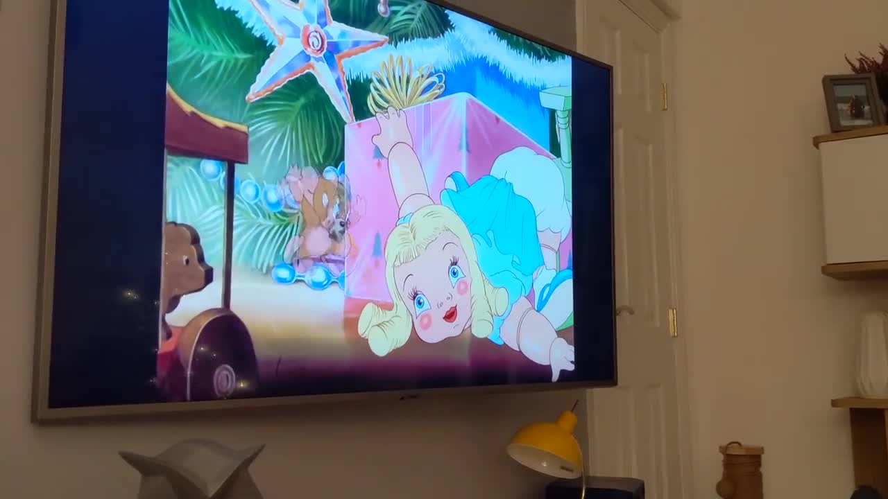 CAT WATCHING TOM AND JERRY funny clip