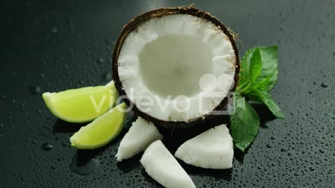 Fresh composition of lime and coconut