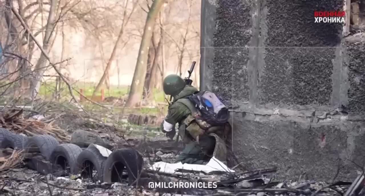 DPR fighters tighten the ring around the mariupol#ukrain war #live war footage