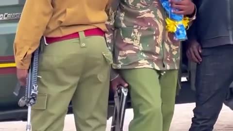 Father's Day: Son surprised his Cop Father with Lot's of Flowers on duty