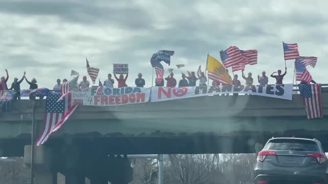 Overpasses en Route to D.C. Are Showing Their Support for the People's Convoy