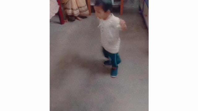 Baby dancing DJ music