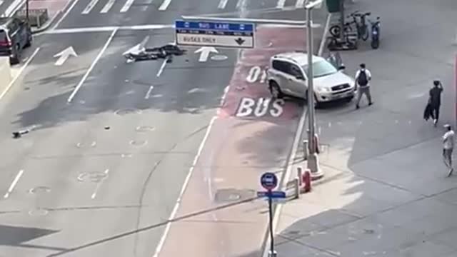 New York Car Chase and Robbery: Thrilling Watch