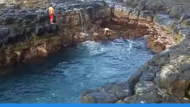 Breathtaking 'Pool Of Death' in Queen's Bath Kauai, Hawaii