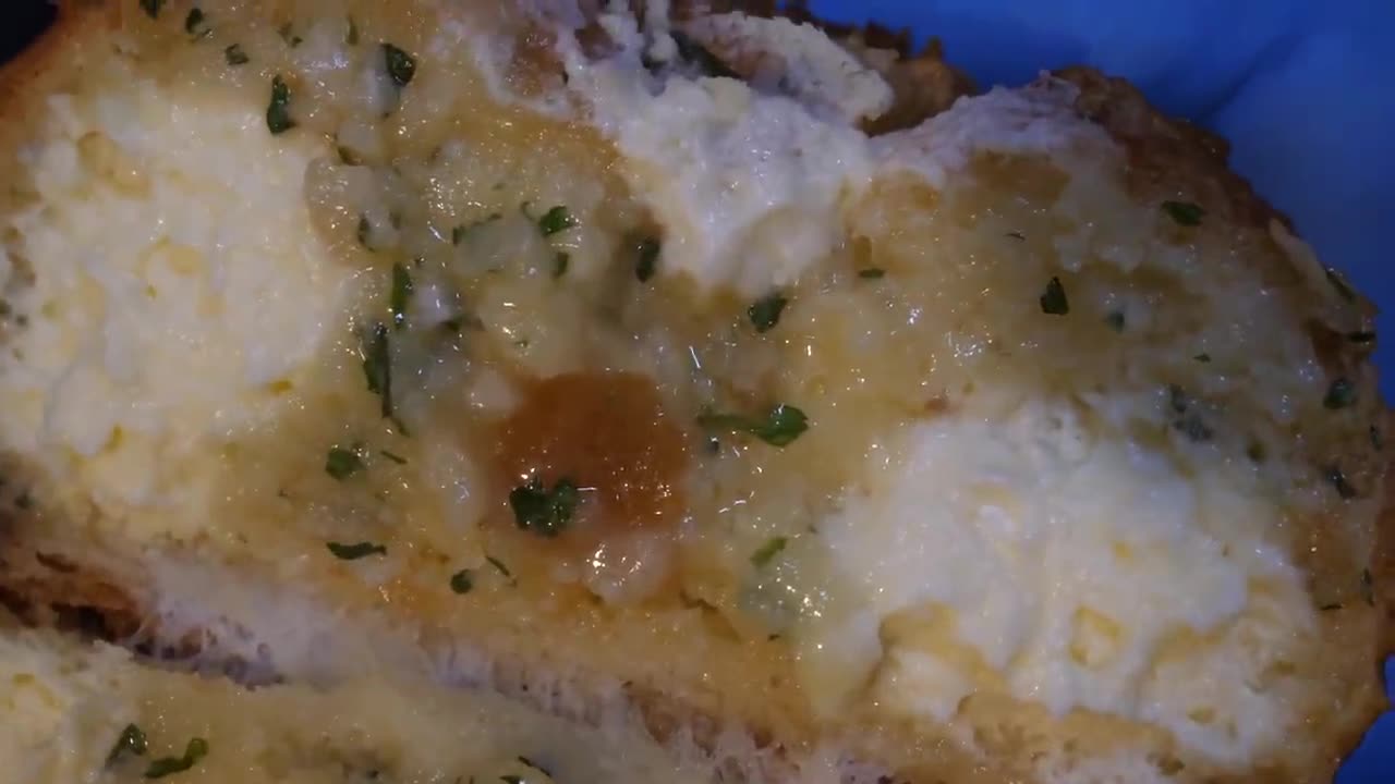 - Garlic Bread Popular in the market - korean street food