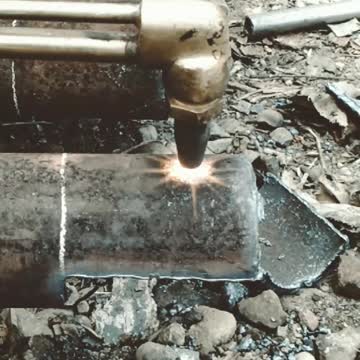 Cutting metal.. Relaxing music video