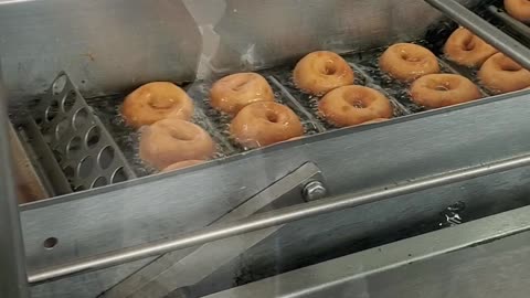 Thats how they make yummy Mini Doughnuts!!!