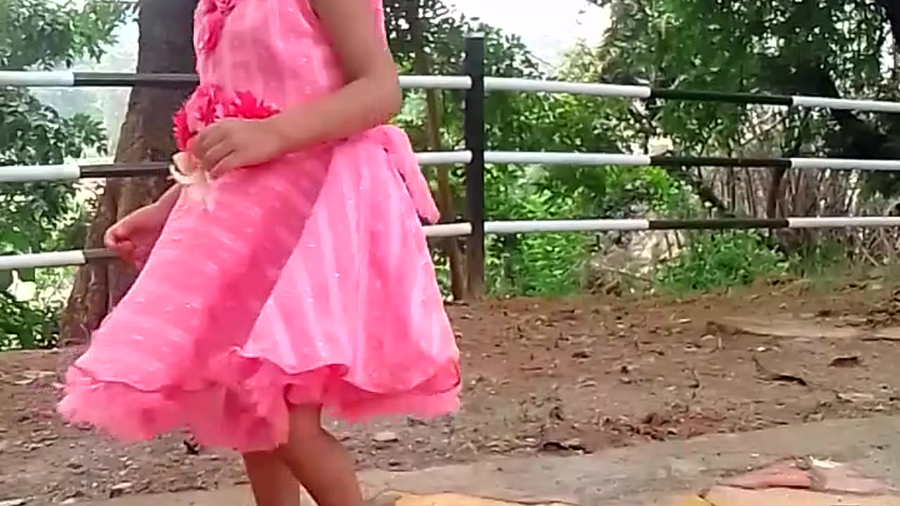 Small baby dance