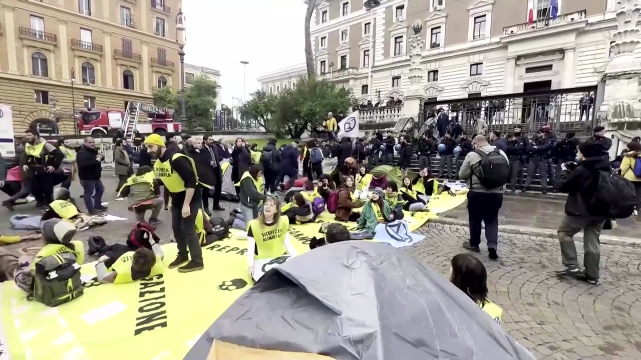 Climate activists dump manure to protest Italy's climate policies