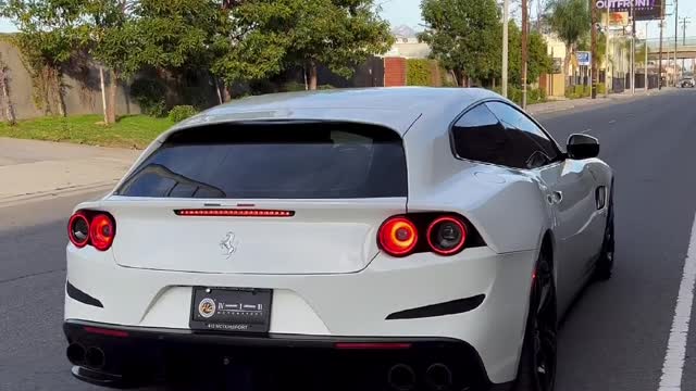 Tuned Ferrari GTC4 Lusso reving and flybys!