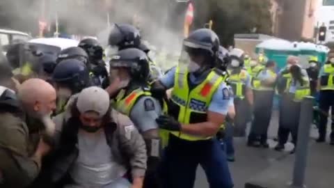 Police Push, Spray, and Tear Gas Protesters against COVID Measures in Wellington, New Zealand