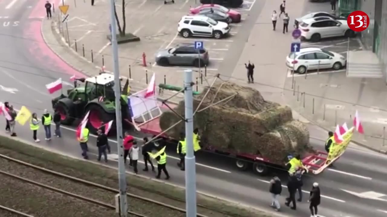 Protesting farmers blocked traffic on the Polish-Ukrainian border