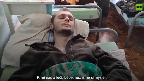 Zajatí ukrajinští vojáci děkují ruské armádě za záchranu života