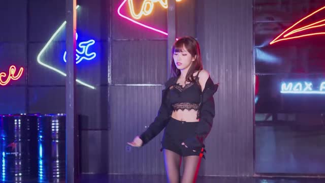 Chinese beauty sexy dance