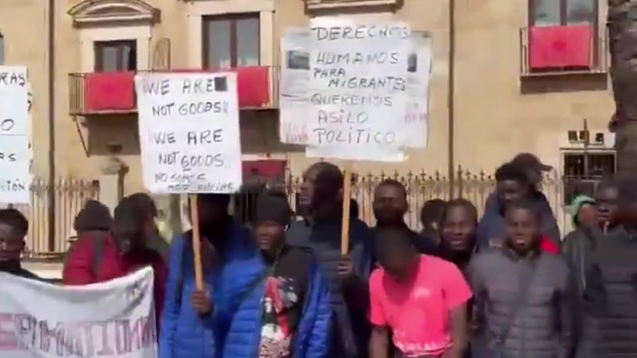 Illegal immigrants in Spain want new documents, free accommodation and