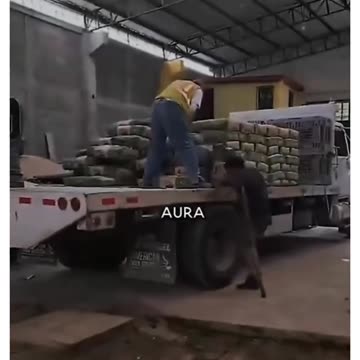 PURE AURA SPOTTED 🗿 BRO PLAYING WITH HIS PROBLEM💀#motivation #money #aura #mindset