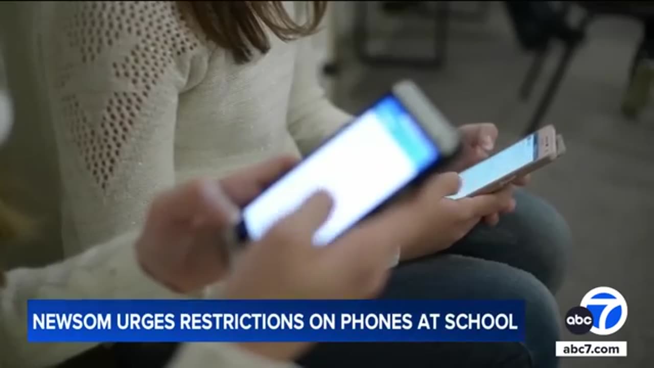 Newsom nudges school districts to restrict student cellphone use