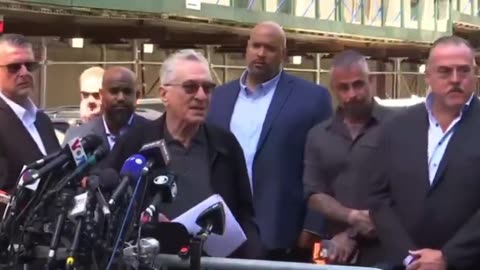 Trump Supporter Trolls Robert De Niro Saying the J6 Celebrity Cops Standing Behind Him Are Traitors