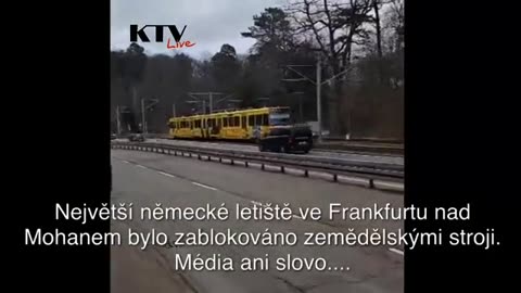 Letiště ve Frankfurtu bylo zablokovaní zemědělskými stroji MEDIA MLČÍ