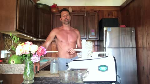 What I Eat For Breakfast On A Raw Vegan Diet - June 21st 2019