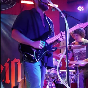 Mason Henderson (Saucy FuzZ) - LIVE @ Undertow (Short 5)