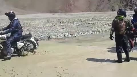 baaratpur ladakh biking during monsoon