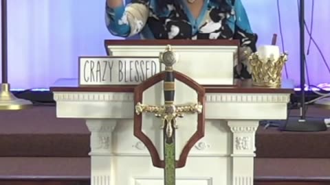 Devil, my God is bigger and greater! // Satanás, mi Dios es más grande y poderoso!