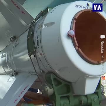 Watch crews of Su-34 fighter-bombers perform combat tasks