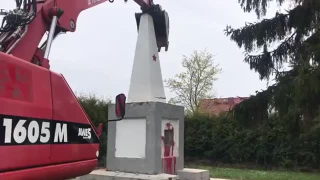 Polish Authorities DEMOLISH Nazi Liberation Memorial