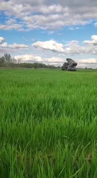 The Grad Dance (Ukrainian Grads)